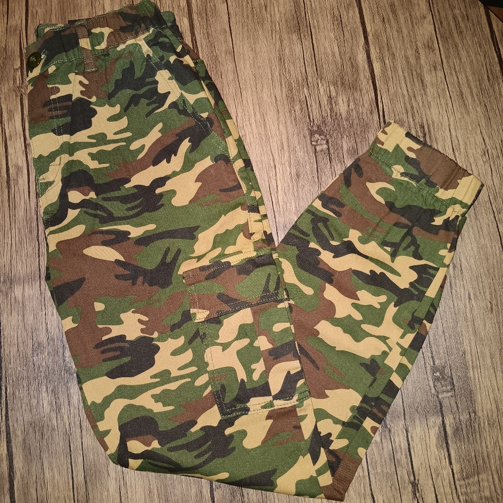Camo Cargo Joggers Size M